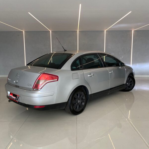 Corsa Sedan - 2005  Marquezin Veículos